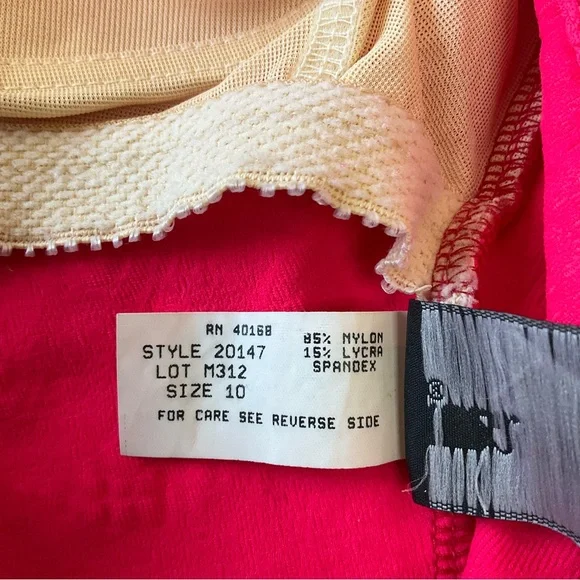 Pink Textured Vintage One Piece Swimsuit Nautical Shell Accents Made in USA 10 - Picture 9 of 12